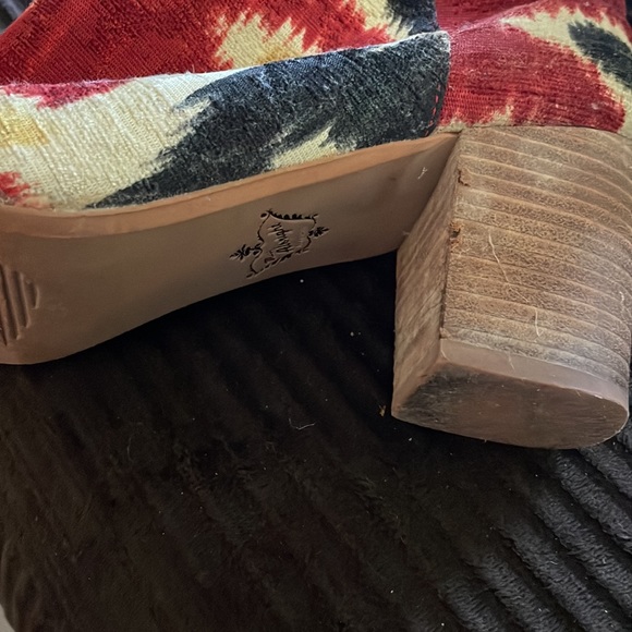 Great booties from anthro police - Picture 3 of 3